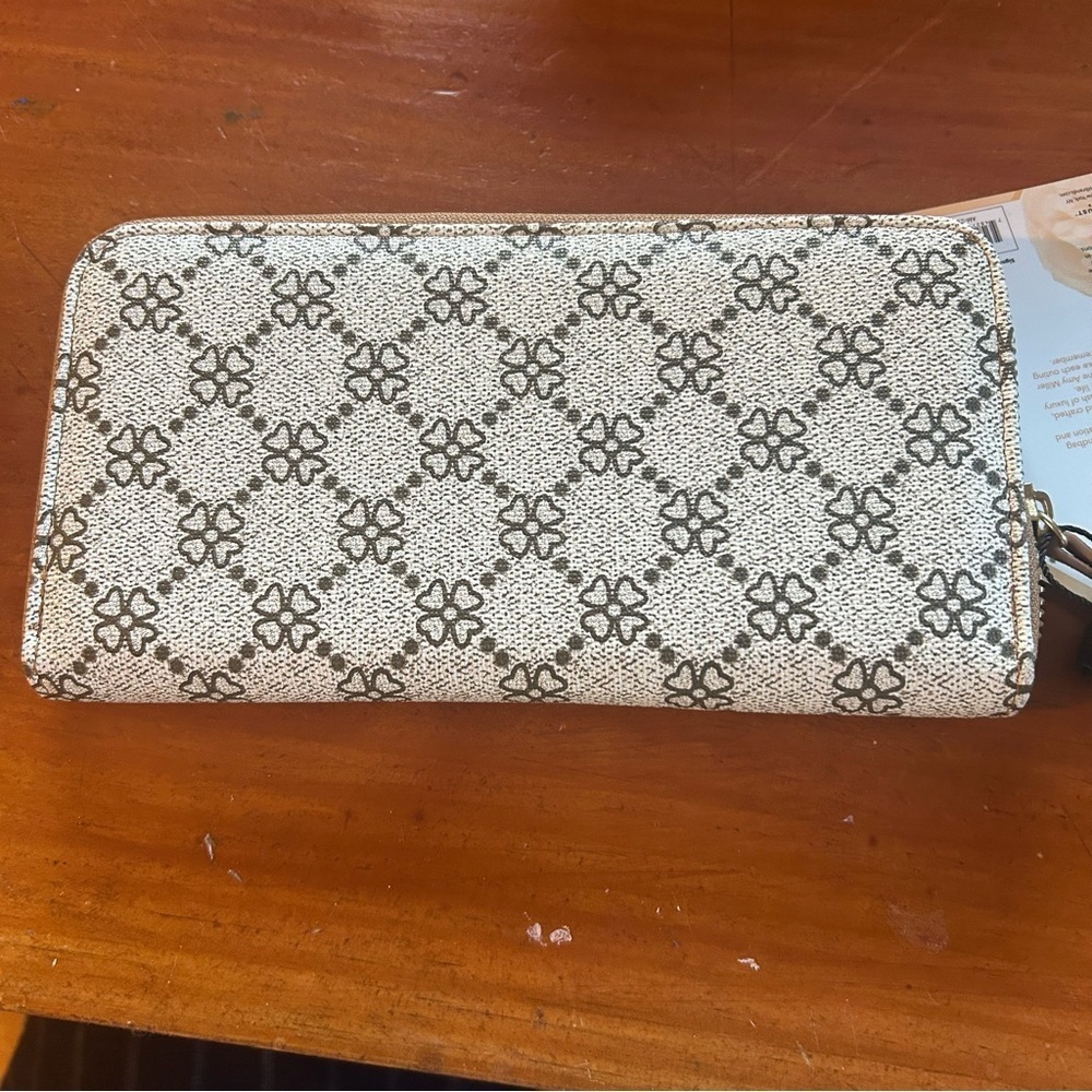 NWT Amy Miller Designer Signature Series‎ Wallet - Picture 4 of 9